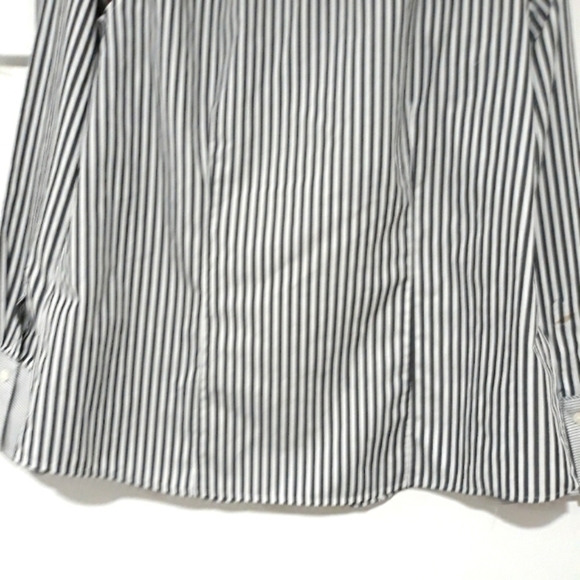 Chico's 100% cotton button down Long-Sleeve striped shirt size 2 or Large - Picture 7 of 10